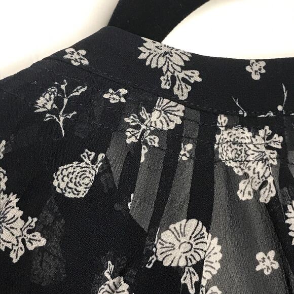 Vince “Calico” Size XS Floral Shirred 100% Silk Blouse Quiet Luxury Romantic - Picture 9 of 16